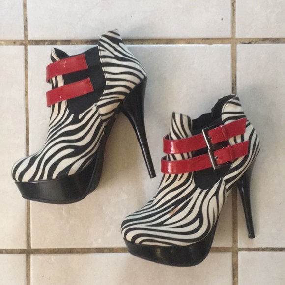 STILETTO BOOTIES - Picture 2 of 10